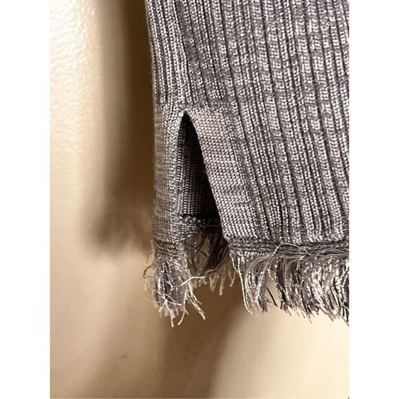 Club Monaco gray ribbed luxury sweater fringe hem and cuffs sz XS - Picture 5 of 6